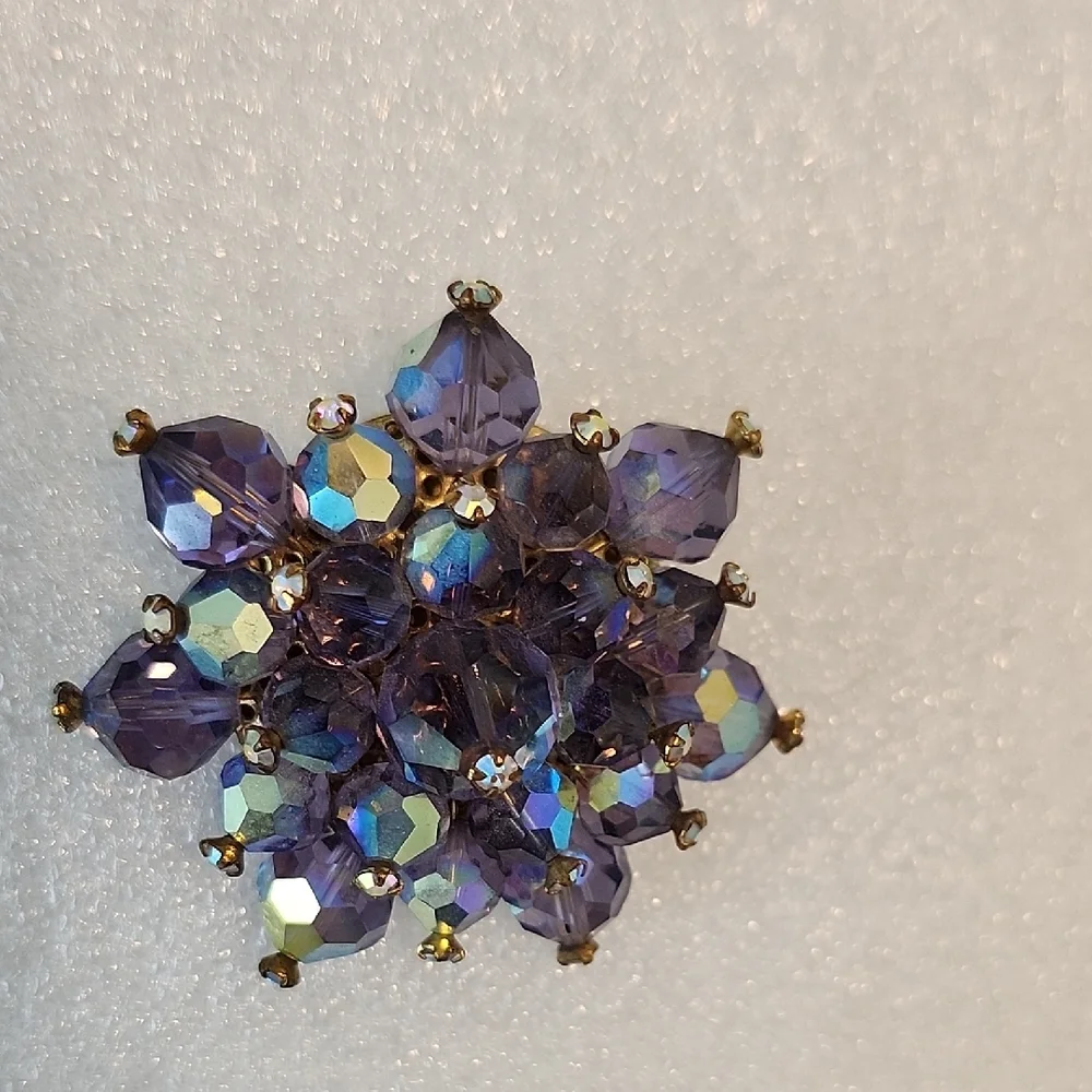 Vintage 1950's Elegant Purple Crystal Brooch Pin